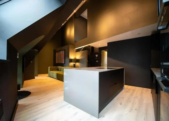 Greenhaus By The Heim Residences